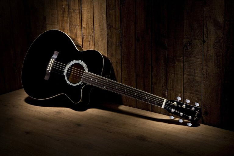 25 Practical Tips for Beginner Acoustic Guitarists